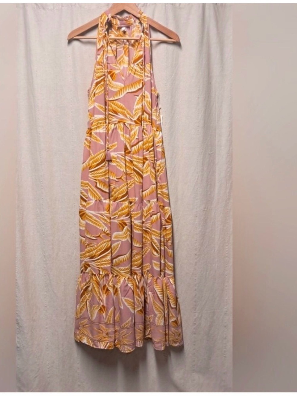NWT Anthropologie boemo pink and yellow leaf
Maxi Dress Size L